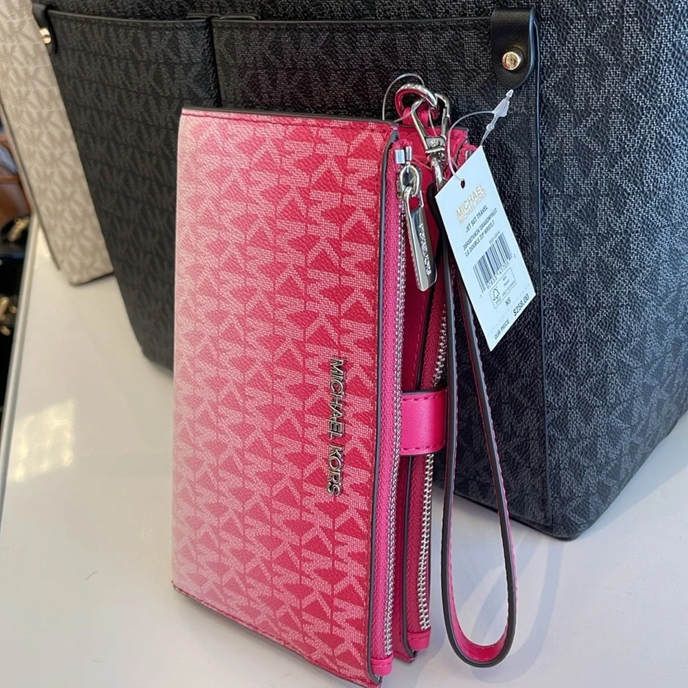 MICHAEL KORS
Jet Set Large Logo Signature Double-Zip Wristlet-Wallet-Phone Case - Picture 14 of 16